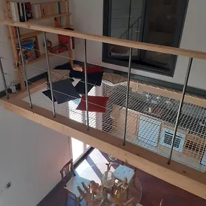 https://charmante-maison-atypique.fr-provencehotel.com